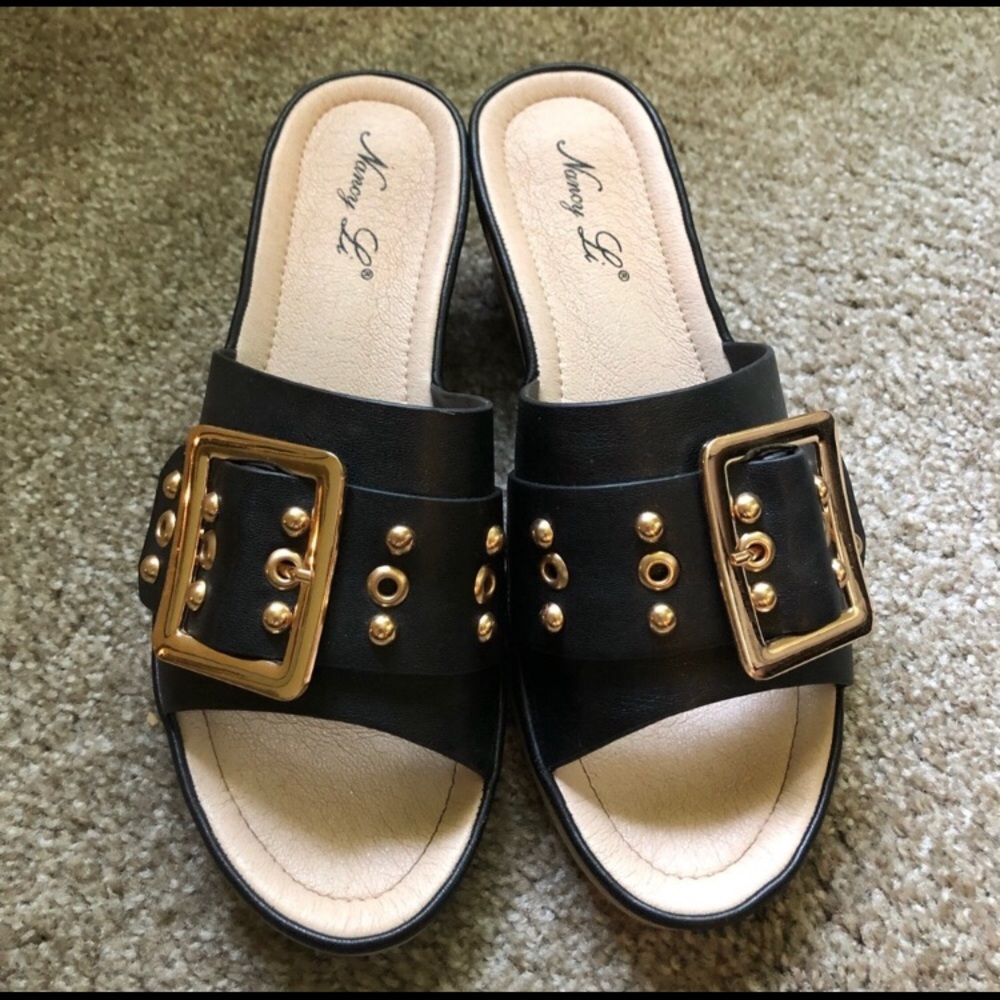 Nancy Li sandals 👡
